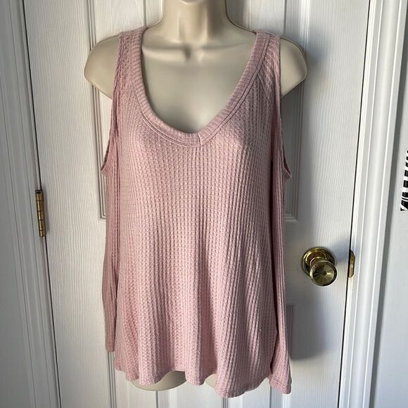 Cold shoulder pink sweater top - Picture 1 of 4